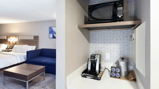 جناح تنفيذي، Holiday Inn Express Hotel Suites Waterloo St Jacobs 1/1