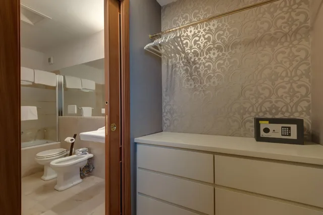 شقة فاخرة بسريرين كينج بإطلالة على المدينة بـ3 غرف نوم مع أريكة، Penthouse Suite Rome 3/5