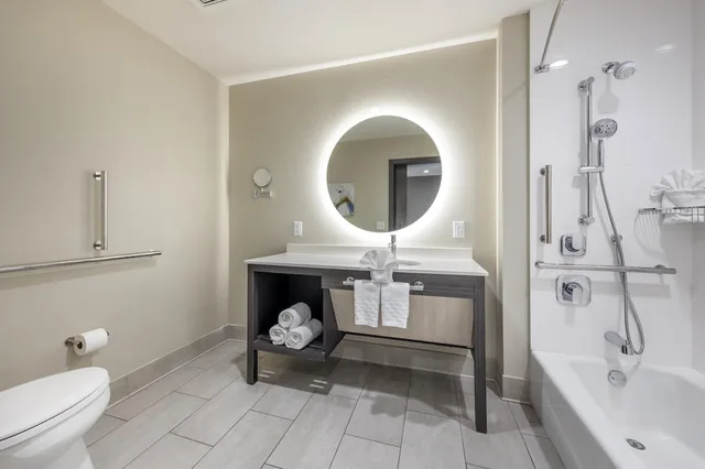 جناح بسريرين كوين مع أريكة بمطبخ لذوي الإعاقة، Best Western Plus Executive Residency Jackson Northeast 5/8