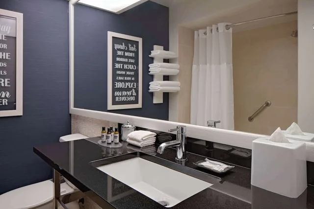 Marina, Suite, 2 Queen Beds, Accessible، Hyatt Regency Mission Bay Spa and Marina 1/1