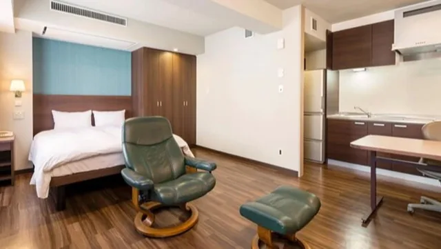 Suite, Queen Bed, Kitchen, Hotel New Yokosuka 4/5