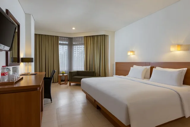 غرفة ديلوكس بسرير كينج، Hotel Santika Bandung 4/10