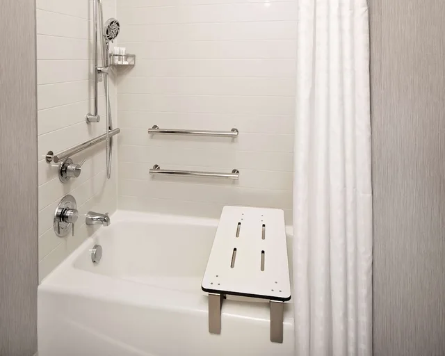 جناح بسرير كينج مع أريكة لذوي الإعاقة، Hyatt Place Murfreesboro 2/2