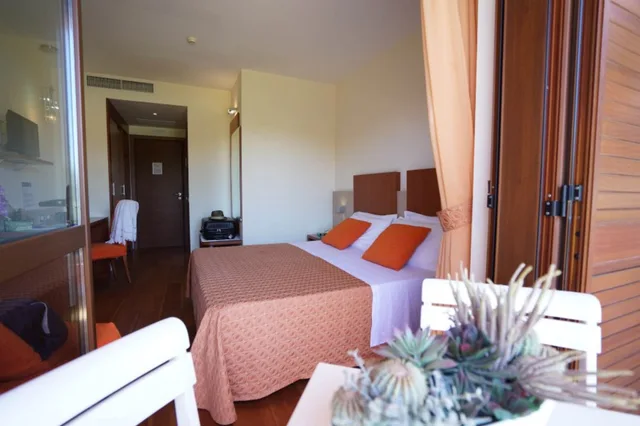 غرفة كلاسيكية ثلاثية، Valtur Calabria Otium Resort 2/2