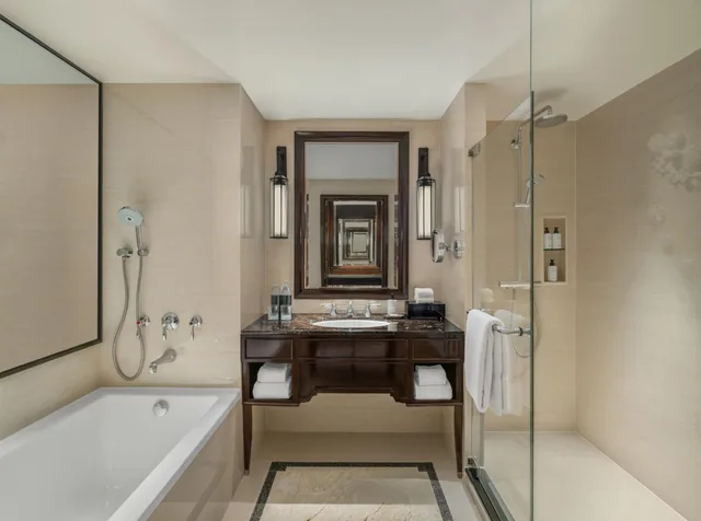 Athene, Guest Room, 2 Double Beds, City View, THE ATHENEE HOTEL, A LUXURY COLLECTION HOTEL BANGKOK 5/7