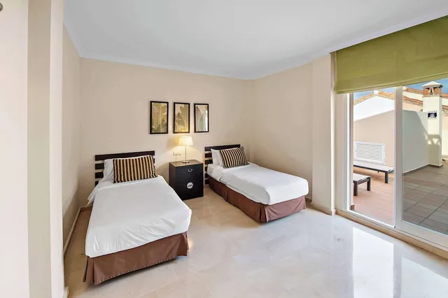 2 Bedrooms, Plus, Premium, Suite, 1 King and 1 Single Beds, Hot Tub، Wyndham Grand Costa del Sol 5/10