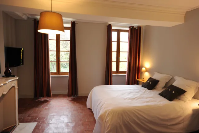 غرفة سوبيريور بسرير كوين، HOTEL CHATEAU DE PALAJA 1/5