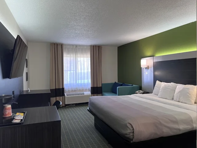 غرفة بسرير كينج لذوي الإعاقة، Quality Inn Seekonk-Providence 1/8
