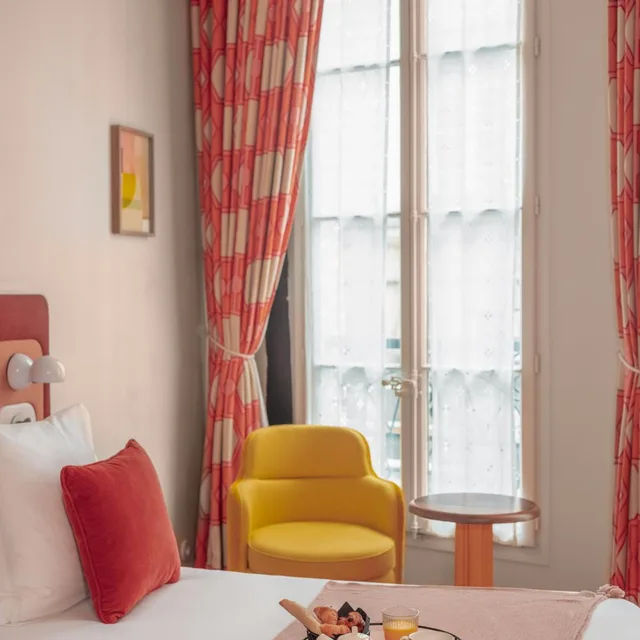 Deluxe, Double or Twin Bed, Jetted Tub, Hotel Saint Andre Des Arts 7/10