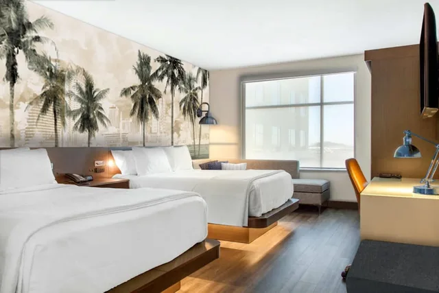 غرفة قياسية بسريرين كوين، Cambria Hotel Tampa-Brandon FL 3/8
