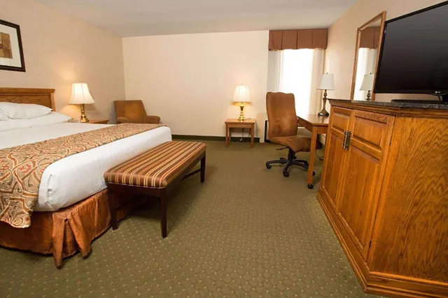 غرفة بسرير كينج لذوي الإعاقة، Days Inn by Wyndham Rolla 2/6