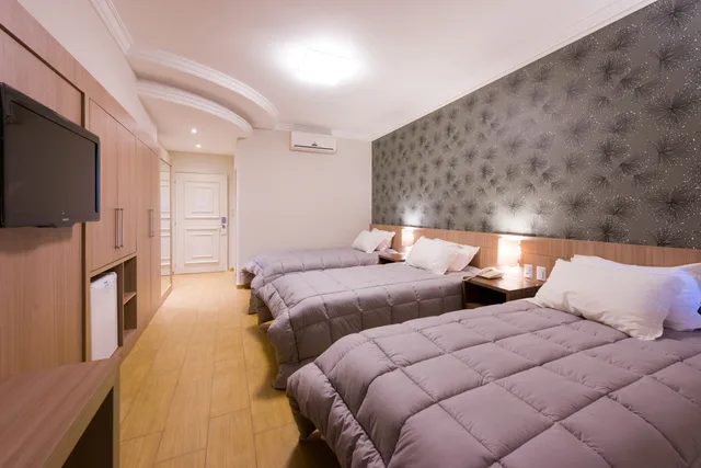 Master, Triple, Twin Beds، Hotel Continental Inn 2/10