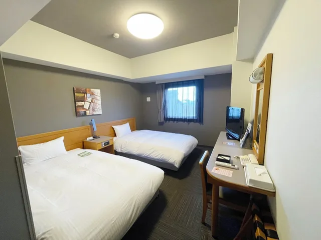 غرفة بسريرين منفصلين، Hotel Route-Inn Tsubamesanjo Ekimae 2/3