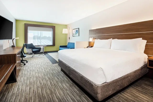 جناح بسرير كينج مع أريكة لذوي الإعاقة، Holiday Inn Express Suites Niceville Eglin Area 1/3