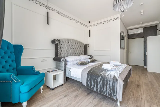 غرفة بريستيج بسرير كوين بإطلالة على البحر بشرفة، Galeria Valeria Seaside Downtown - MAG Quaint & Elegant Boutique Hotels 3/6