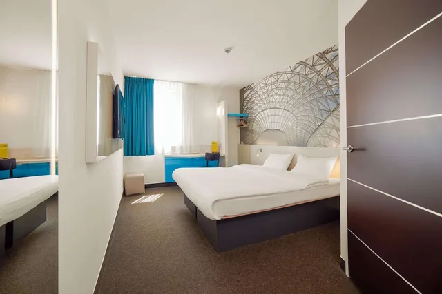 Standard, Queen Bed, B&B HOTEL Katowice Centrum 7/10