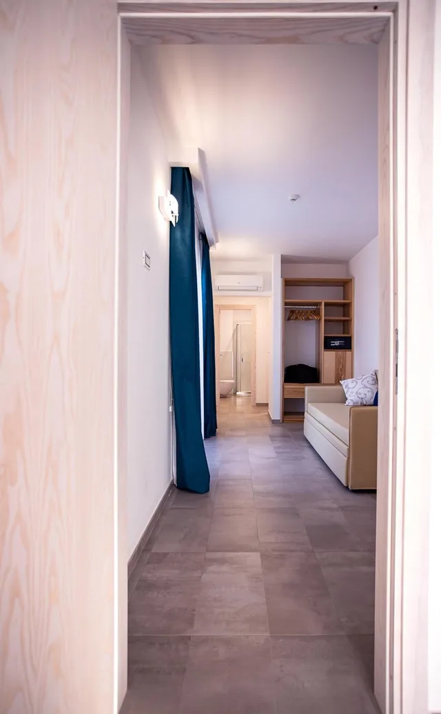 جناح جونيور بسرير كوين مع أريكة، Park Oasi Residence 3/4