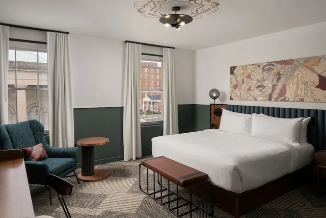 غرفة بسرير كينج، Hotel Forty Five, Macon, a Tribute Portfolio Hotel 1/6