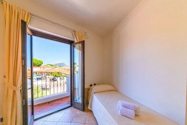غرفة كومفورت ثلاثية، Hotel Il faro di Molara 2/4