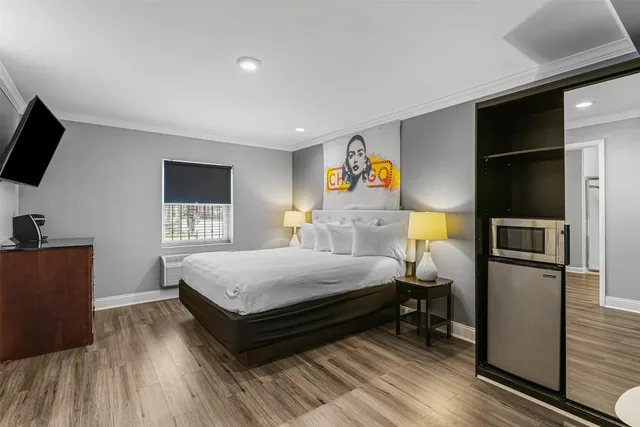 غرفة قياسية بسرير كينج لذوي الإعاقة، Hotel Chicago West Loop, SureStay Collection by Best Western 1/6