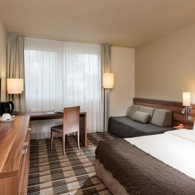 غرفة قياسية ثلاثية مع أريكة، Sunday Hotel Saarbrucken Sud 4/10