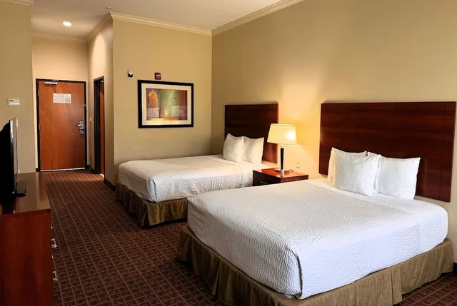غرفة قياسية بسريرين كوين، Ramada By Wyndham College Station 2/8