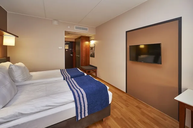 غرفة قياسية بسريرين منفصلين، Holiday Inn Tampere Central Station 3/6