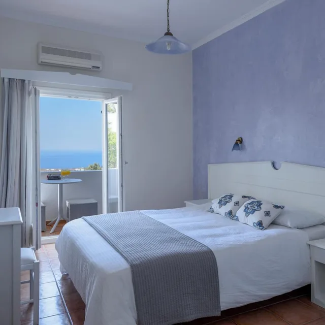 غرفة بسرير مزدوج بإطلالة على البحر، Anemomilos Hotel & Apartments 4/10