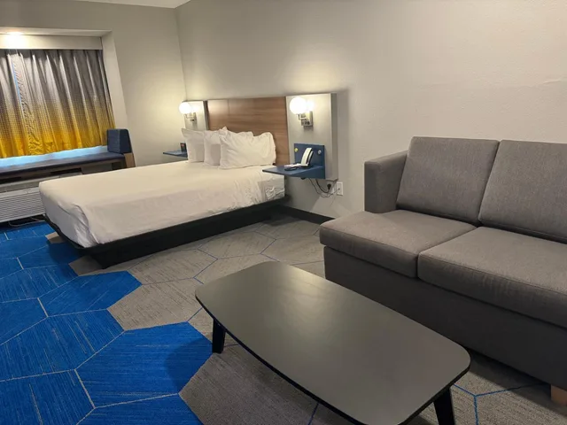 غرفة بسرير كوين لذوي الإعاقة، Microtel Inn & Suites by Wyndham Independence 7/10
