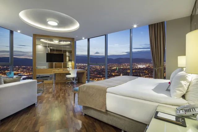 Suite, King Bed, Smoking, Ramada Plaza by Wyndham Konya 3/6