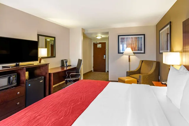 غرفة بسرير كينج، Comfort Inn & Suites Tooele-Salt Lake City 1/3