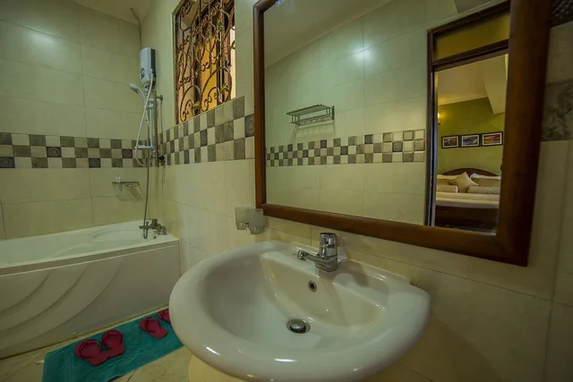 Senior, Studio, Queen Bed, Greens Guest Homes 7/9