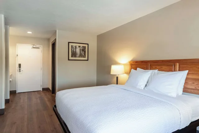 غرفة قياسية بسرير كوين، SureStay Plus Hotel by Best Western Rexburg 1/5