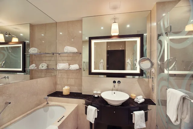 Suite, King Bed, Grand Hotel River Park A Luxury Collection Hotel Bratislava 4/8