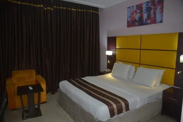 غرفة قياسية بسرير كينج بإطلالة على المسبح، De Santos Hotel 4/10