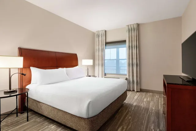 Presidential, Suite, King Bed, Hilton Garden Inn Troy 1/4