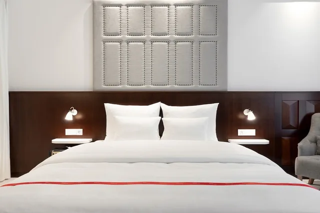 Ruby Lilou Hotel Marseille by IHG، Marseille 03 12/42