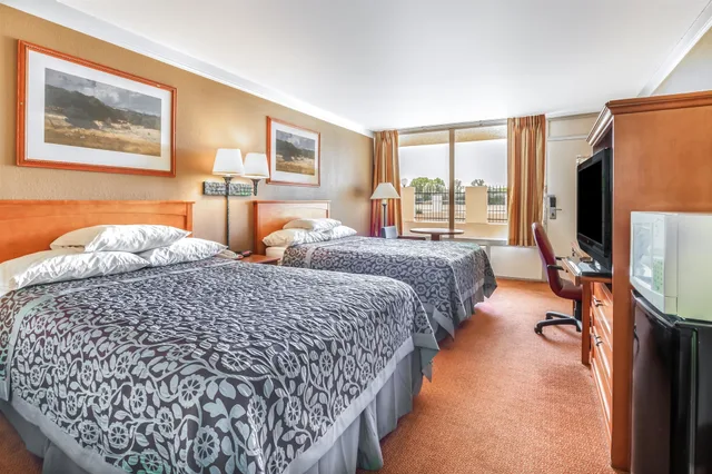 غرفة بسريرين مزدوجين للمدخنين، Days Inn By Wyndham Hillsboro Tx 4/8