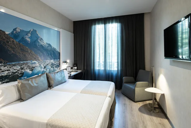 غرفة مفردة بسرير مزدوج بإطلالة، Hotel Catalonia Gran Via Bcn 1/4