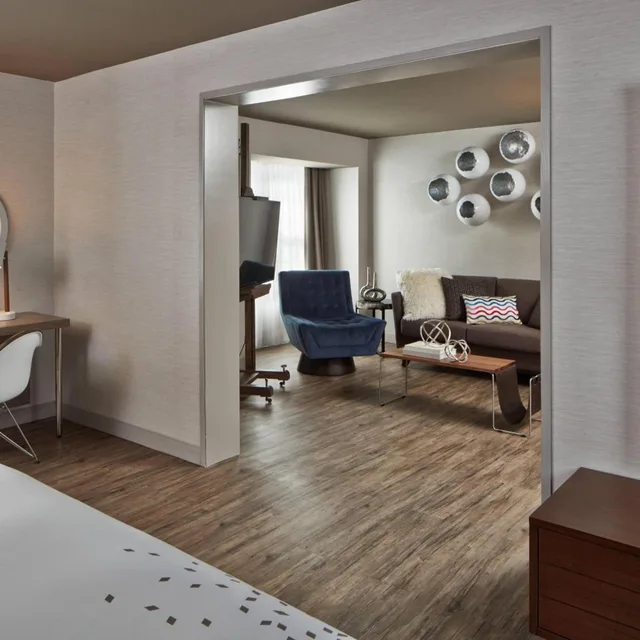 1 Bedroom, Beach, Suite, King Bed, Small، The Del Monte Lodge Renaissance Rochester Hotel Spa 10/10