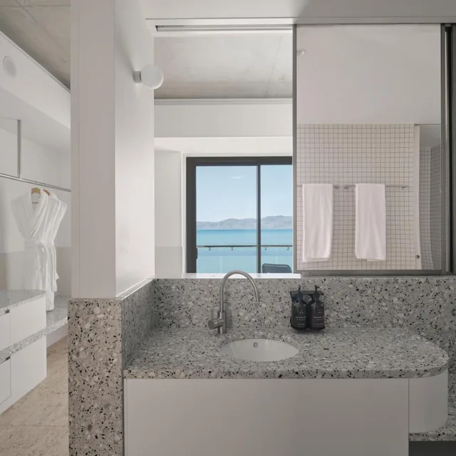 Ocean, Suite, Corner، Ardo Townsville 4/5