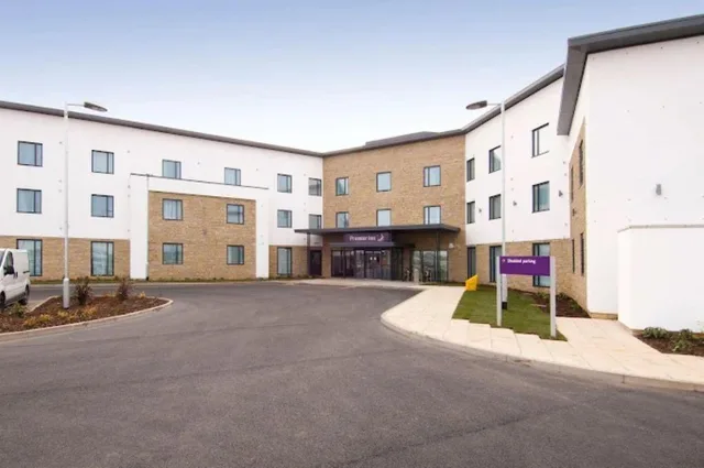غرفة ثلاثية بسرير مزدوج مع أريكة، Premier Inn Bicester 1/1
