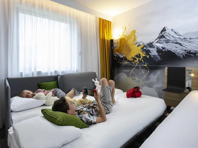 Classic, Family, Double Bed, Sofa, Novotel Annecy Centre 4/8