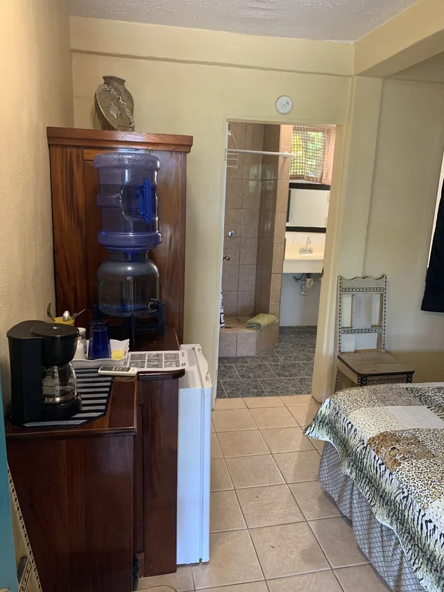 Standard, Queen Bed, Courtyard View, All Seasons Guest House 6/8