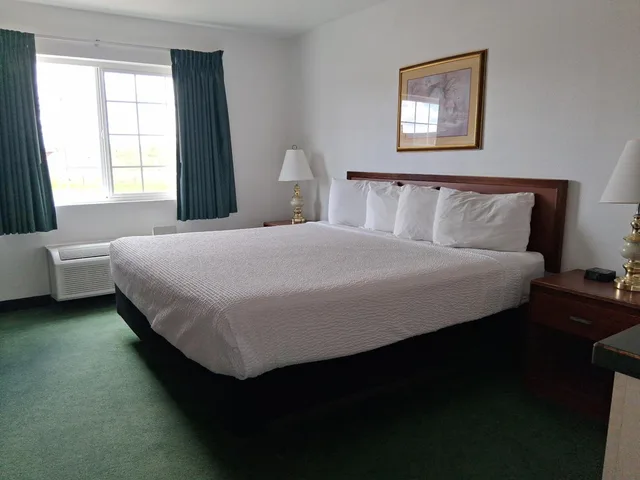 غرفة بسرير كينج، Fairbridge Inn & Suites Miles City 1/7