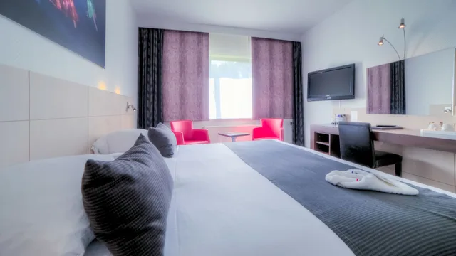 غرفة تنفيذية بسرير كوين، HOTEL CASTEAU RESORT MONS 3/10