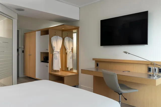 Sandton, Superior, King Bed, City View، Radisson Blu Gautrain 7/10