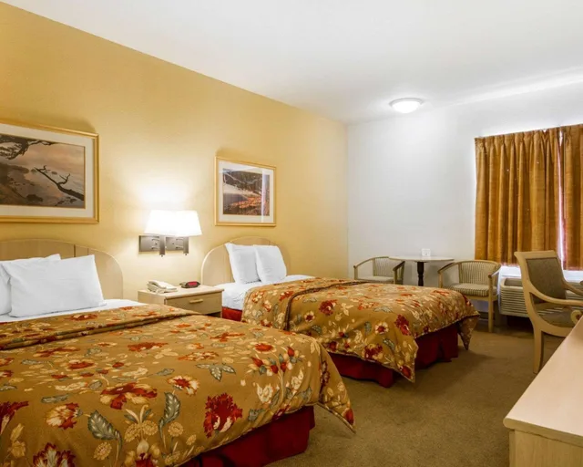 غرفة قياسية بسريرين كوين، Rodeway Inn Watsonville 1/4