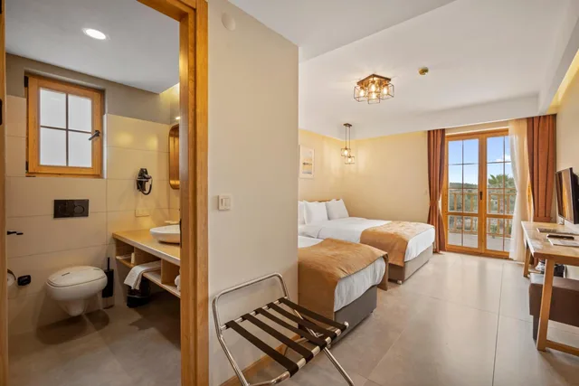 غرفة قياسية ثلاثية، Zeyt Inn Hotel 10/10