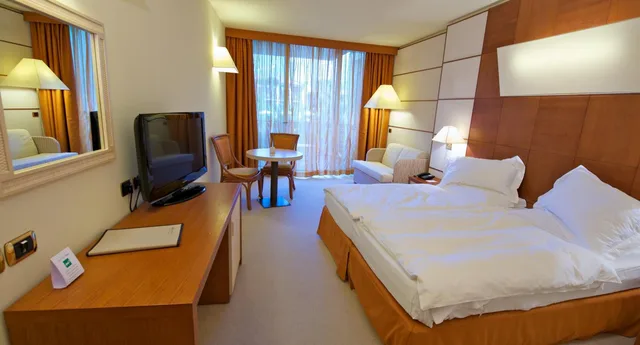 جناح جونيور بإطلالة على الحديقة، Park Hotel Imperial Centro Tao Natural Medical Spa 4/10
